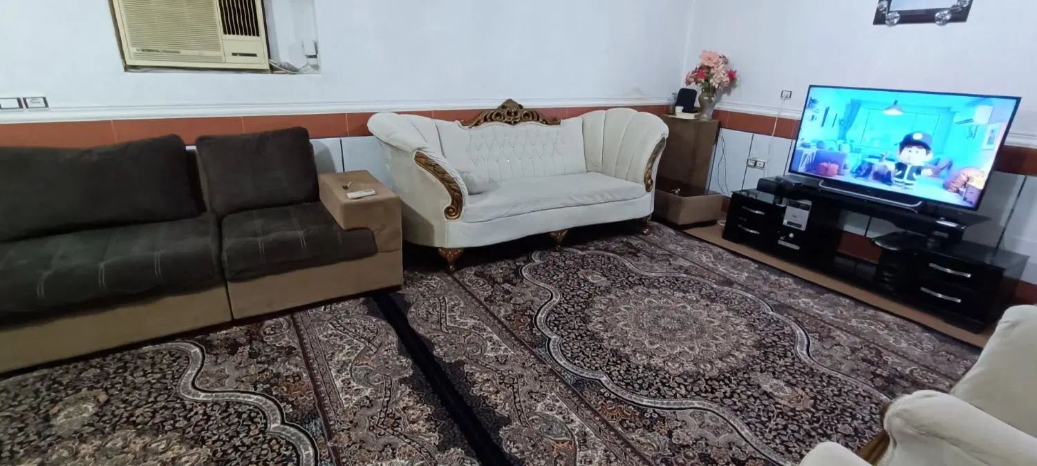 فروش دو دست مبل سلطنتی و راحتی دستی 6500 سالم|مبلمان خانگی و میز عسلی|آق قلا, |دیوار