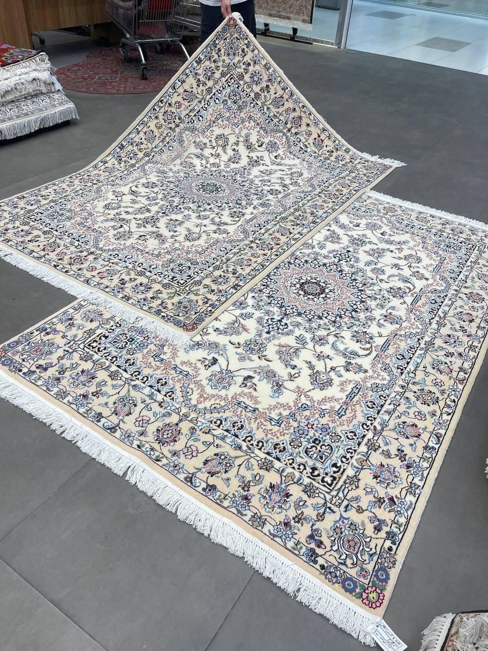 فرش دستباف(بساک ) نایین سه تخته ۴ متری کرک ابریشم|فرش|مشکیندشت, |دیوار