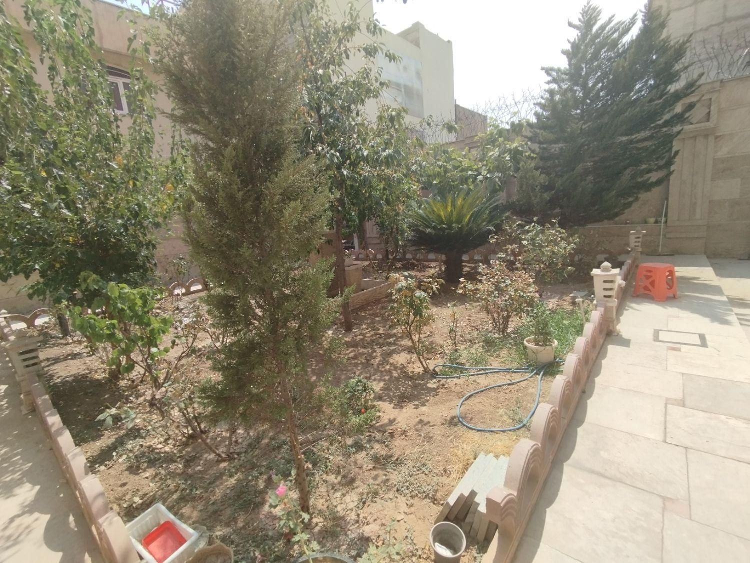 دربستی،۳ طبقه بنا،با زیرزمین،بالای میدان اتریش|اجارهٔ خانه و ویلا|تهران, گلستان (شهرک راه آهن)|دیوار