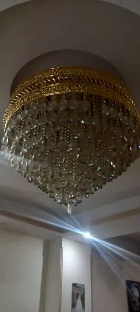 دو عددلوسترقطر۹۰ و۴۰ درحدنو و ساعت خیلی قدیمی برنز|لوستر و چراغ آویز|تهران, آبشار تهران (دریاچه)|دیوار