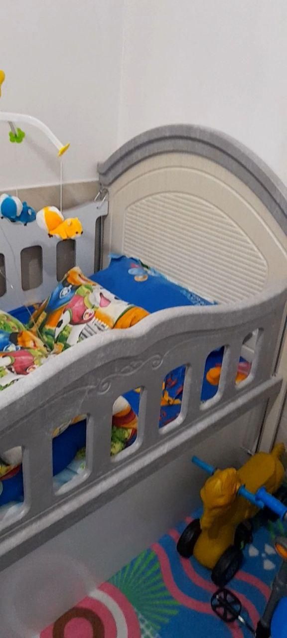 تخت و کمد نوزاد|تخت و سرویس خواب|شیراز, سعدیه شمالی|دیوار