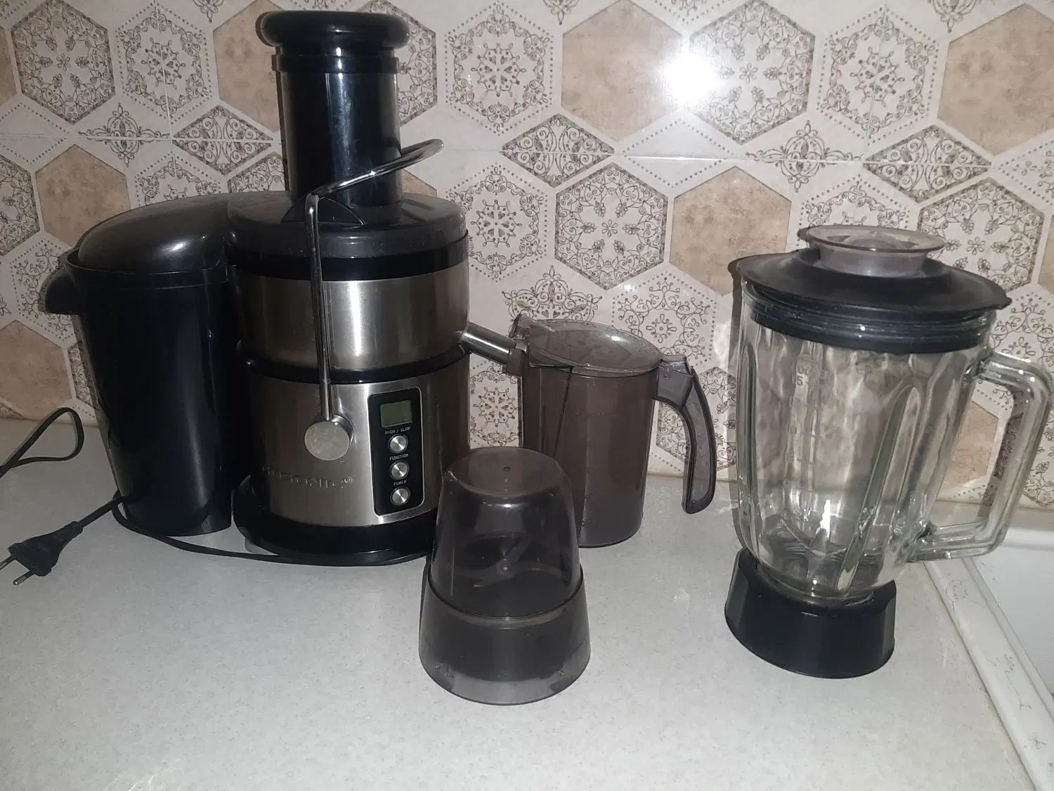 آبمیوه گیری و آب مرکبات گیری گوسونیک اصل|آبمیوه‌گیر و آب‌مرکبات‌گیر|کرج, کمال‌شهر|دیوار