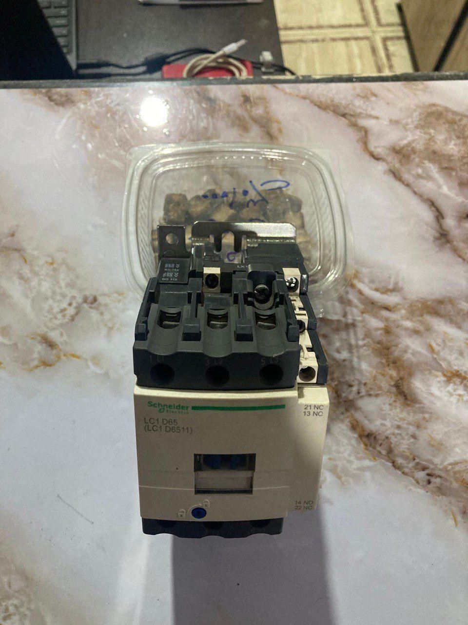 کنتاکتور اشنایدر / لوگوی PLC / اهمتر آنالوگ|مصالح و تجهیزات ساختمان|بندر ماهشهر, |دیوار