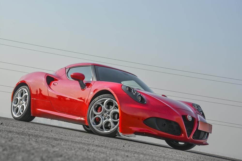 آلفارومئو 4c مدل 2015|خودرو سواری و وانت|تهران, الهیه|دیوار