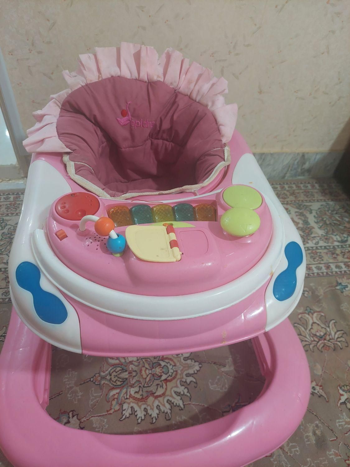 روروک  به رنگ صورتی شاد|کالسکه و لوازم جانبی|خمینی‌شهر, |دیوار