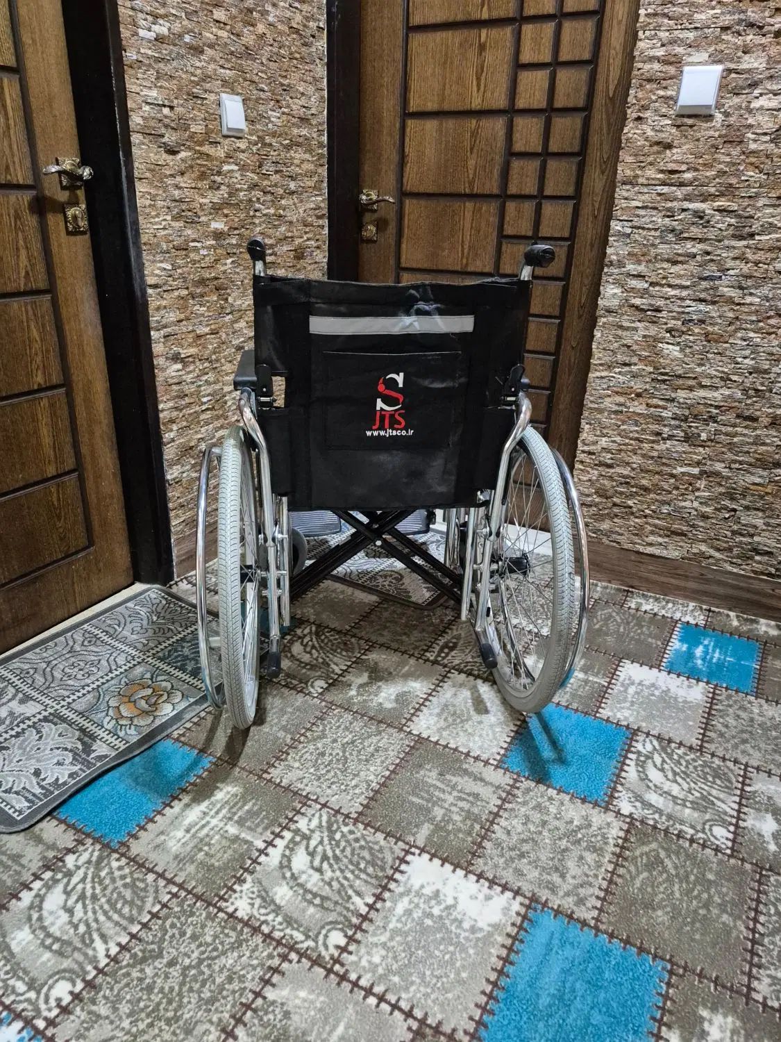 ویلچر فول حرفه ای چهار چرخ بادی پیمی کمر شکن دار|آرایشی، بهداشتی، درمانی|شاهین‌شهر, بنیاد ازدواج|دیوار