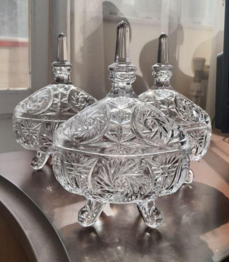 قندان سه پایه مثلث خورشیدی کریستال آلمان|ظروف سرو و پذیرایی|تبریز, |دیوار