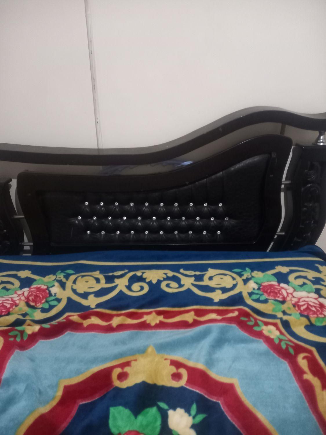 مبل و تخت خواب|مبلمان خانگی و میز عسلی|تربت‌حیدریه, منصوریه|دیوار
