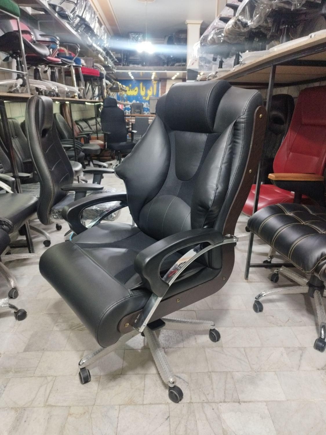 صندلی مدیریت آیریا صنعت|دفتر کار|کرج, حصارک بالا|دیوار