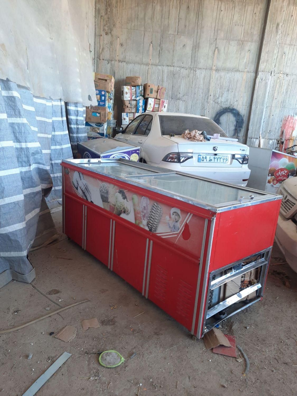 فریزر صندوقی استیل شیش و چهار و بستنی شیشه ای|فروشگاه و مغازه|سبزوار, شهدا|دیوار