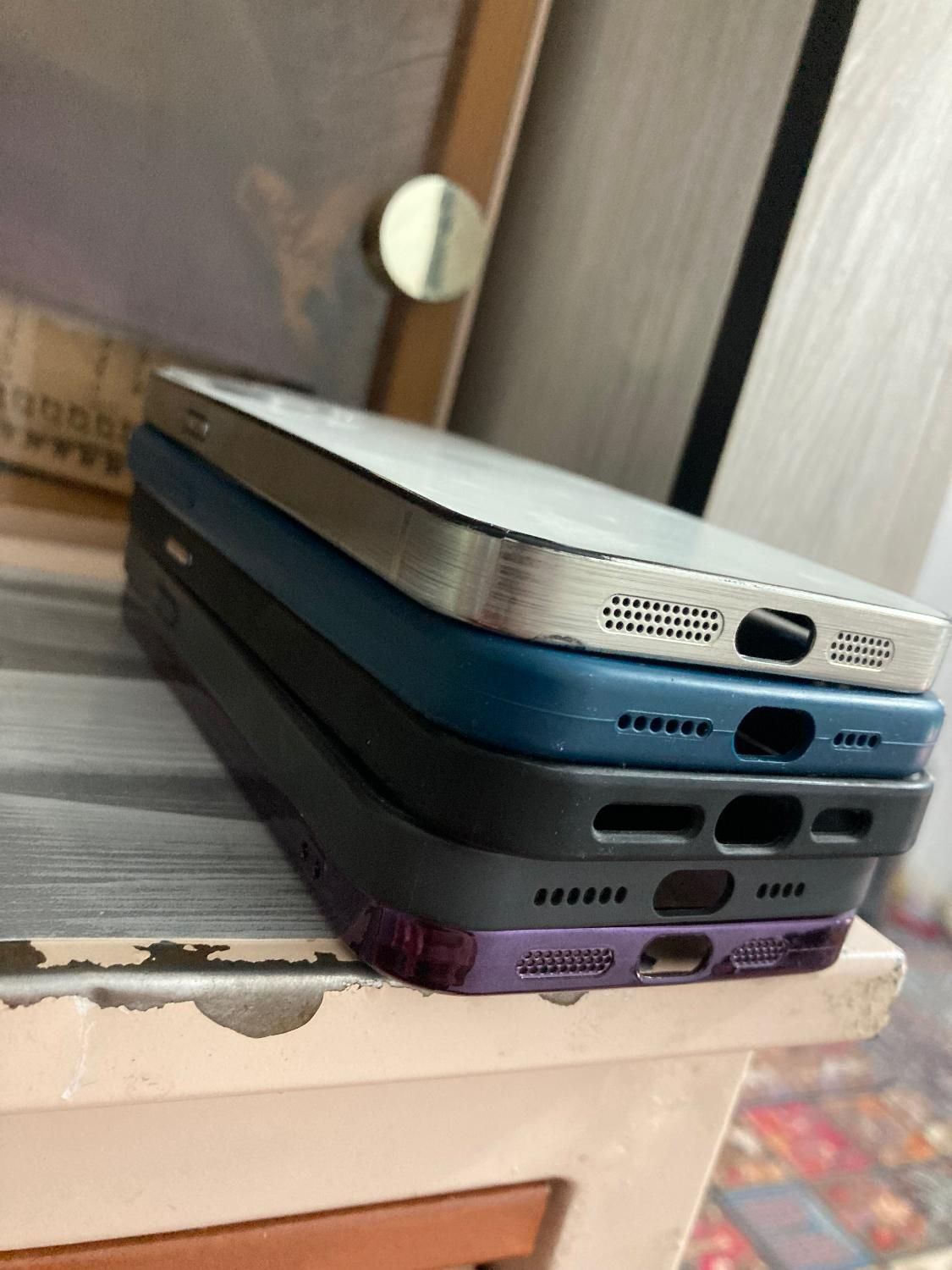 پنج عدد قاب ایفون ۱۲ پرومکس نو و تمیز|لوازم جانبی موبایل و تبلت|گناباد, |دیوار