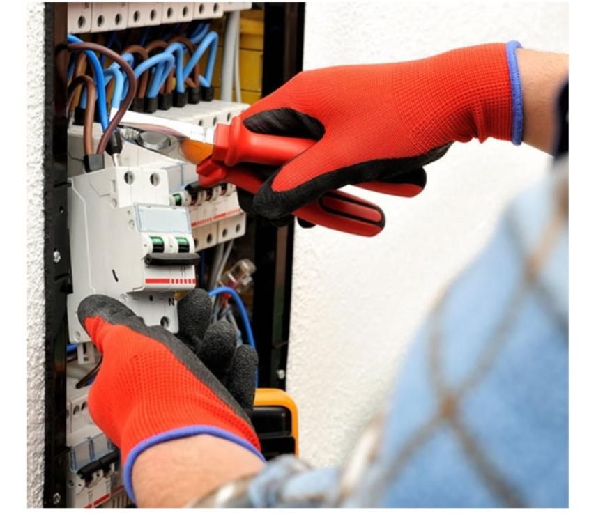 برقکار ساختمان و رفع عیب انواع اتصالی و قطعیِ برق|خدمات پیشه و مهارت|گلبهار, شهر جدید گلبهار|دیوار