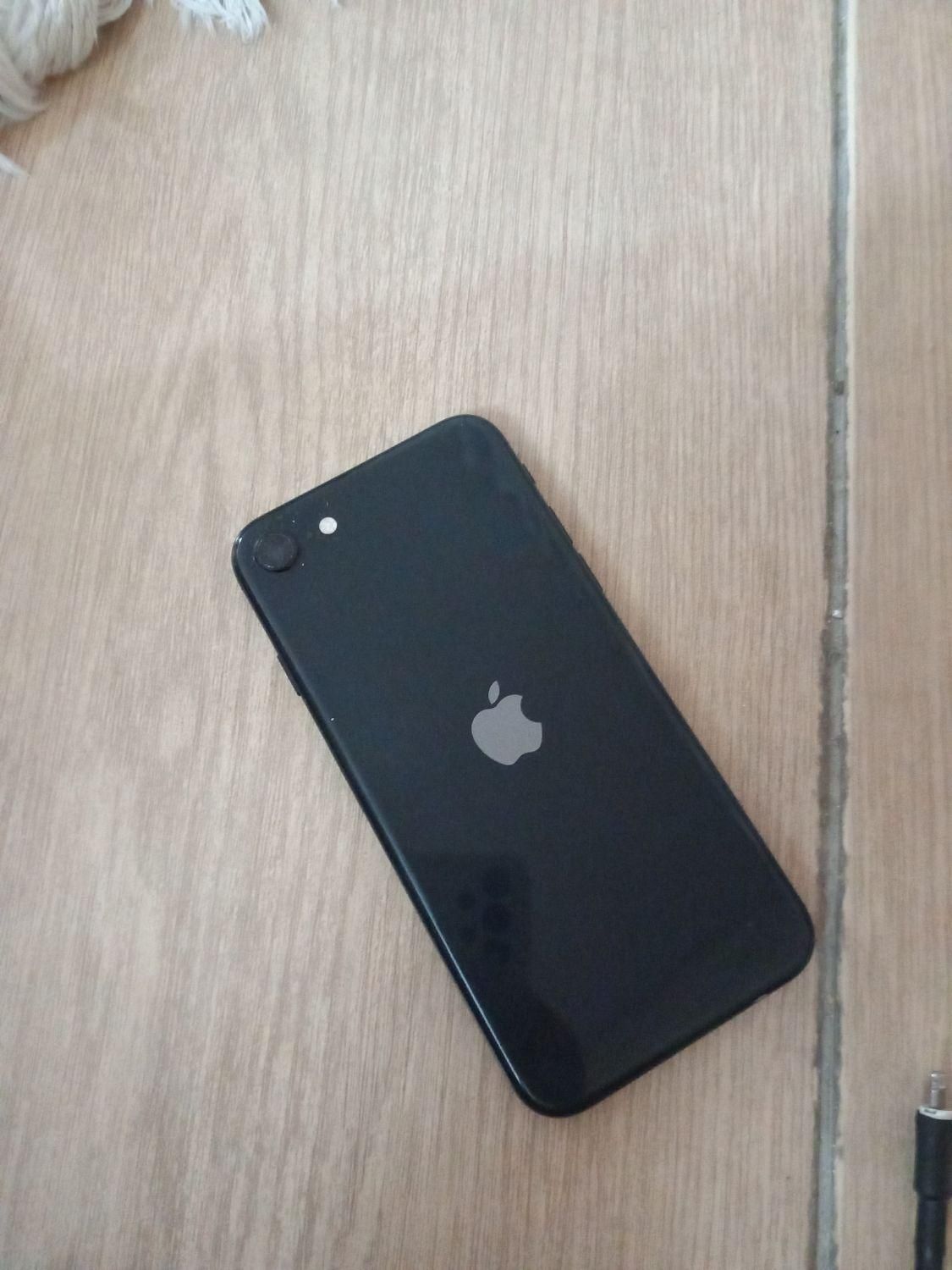 اپل iPhone SE (2020) با حافظهٔ ۱۲۸ گیگابایت|موبایل|کهریزک, |دیوار