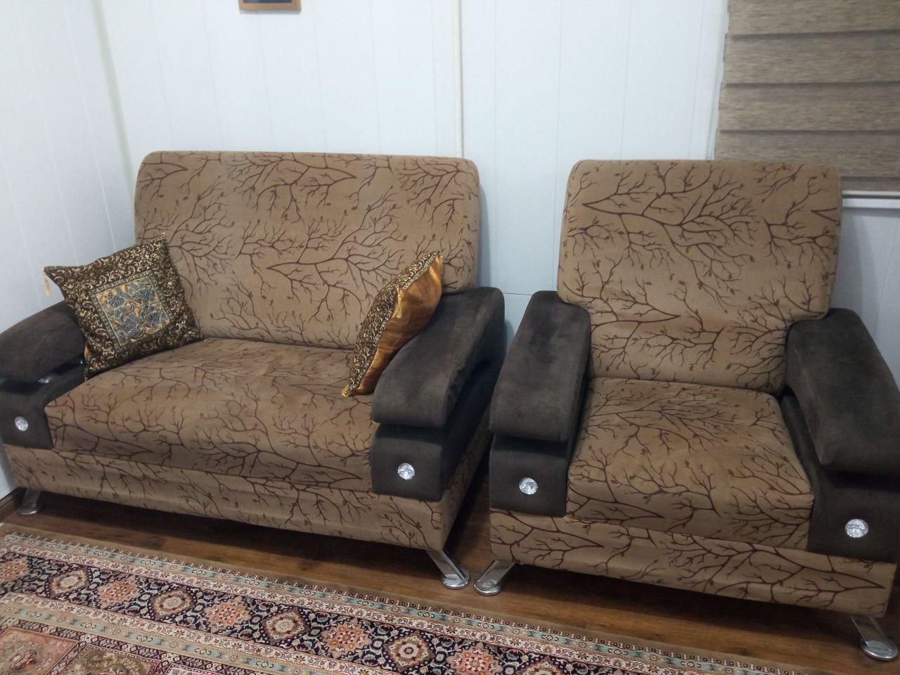 مبل چهار نفره|مبلمان خانگی و میز عسلی|رشت, جهاد|دیوار