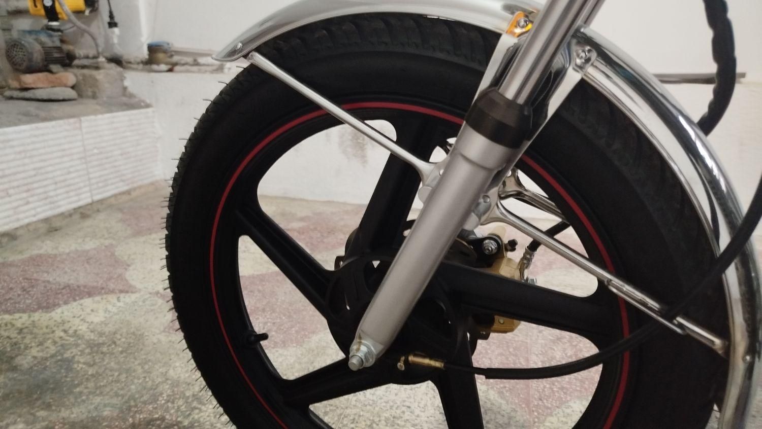 سنین مشکی‌|موتورسیکلت|مرودشت, ابوذر شمالی‎|دیوار