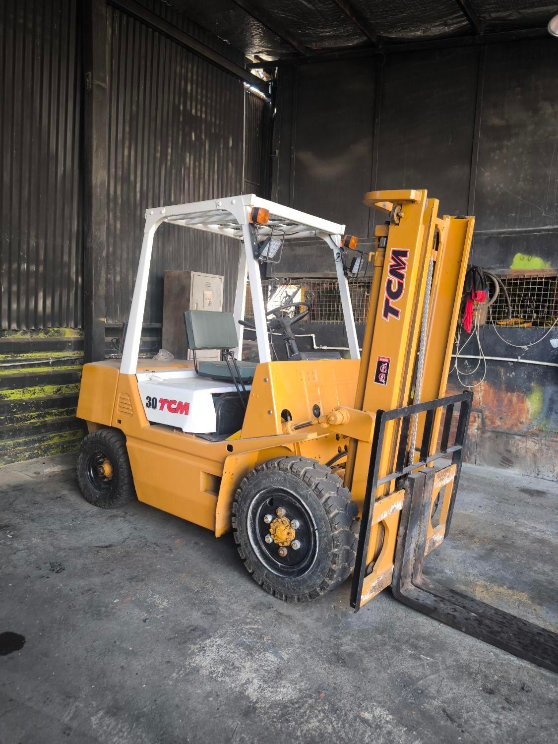 خریدار انواع بالابر و لیفتراک|ماشین‌آلات صنعتی|ری, دولت‌آباد|دیوار