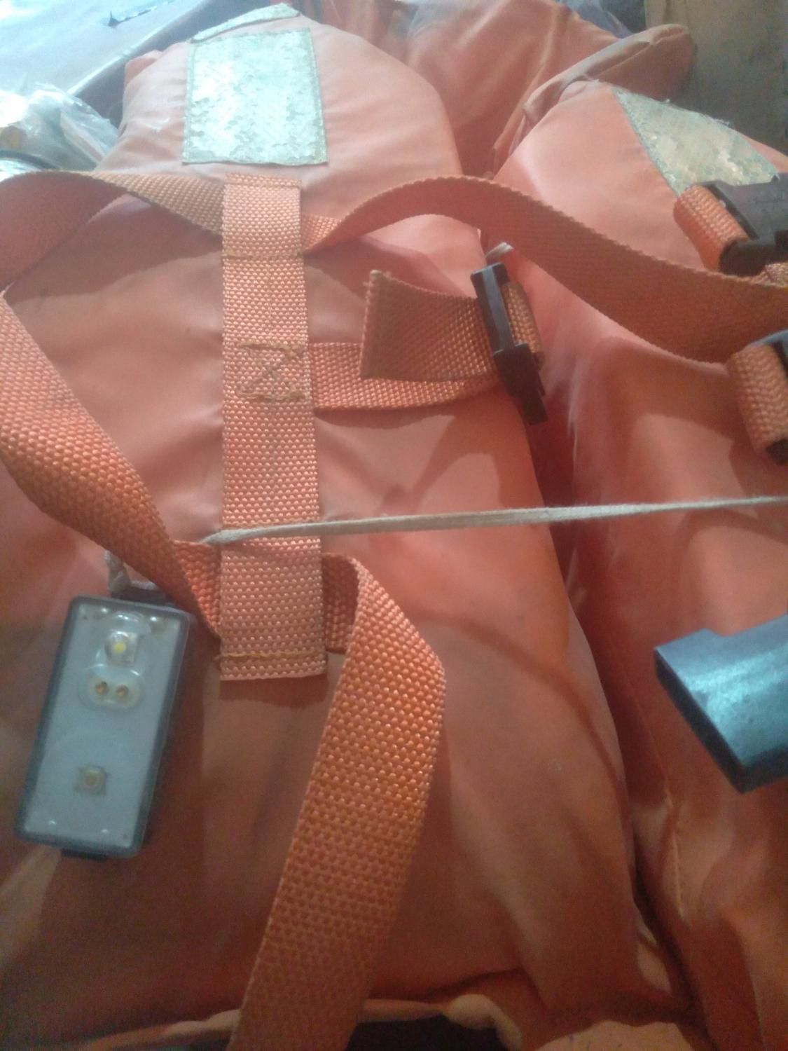 جلیقه شنا و نجات اصلی وارداتی دارای چراغ لیتیوم|غواصی و ورزش‌های آبی|قرچک, مهدیه|دیوار