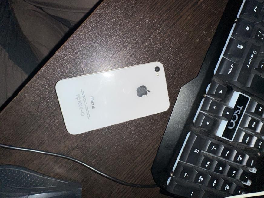 اپل iPhone 4s با حافظهٔ ۱۶ گیگابایت|موبایل|تبریز, |دیوار