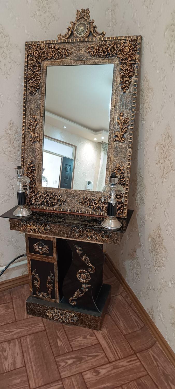 کنسول آیینه و شمعدان.|بوفه، ویترین، کنسول|نیر (اردبیل), |دیوار