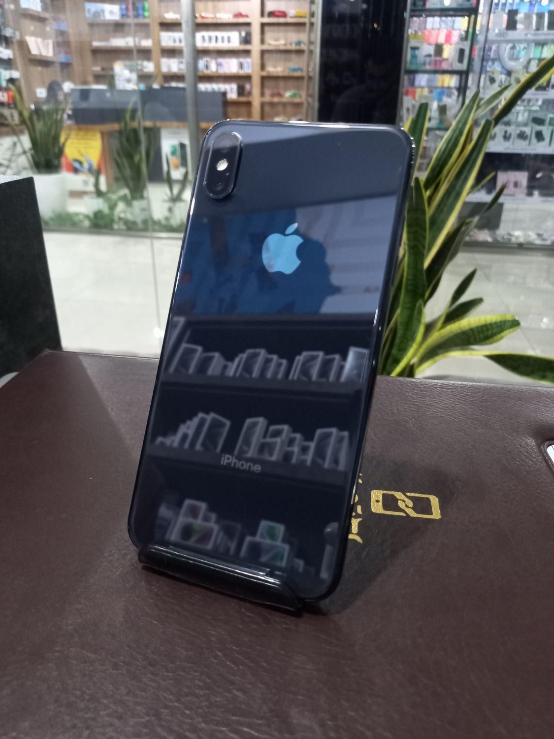 iphone Xs max آیینه مشکی|موبایل|اصفهان, مفتح|دیوار