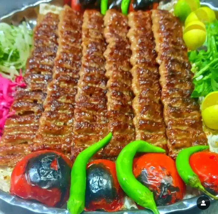 نیروی  کانتر دار و سالن کار دررستوران|استخدام خدمات فروشگاه و رستوران|کاشان, فین کوچک|دیوار