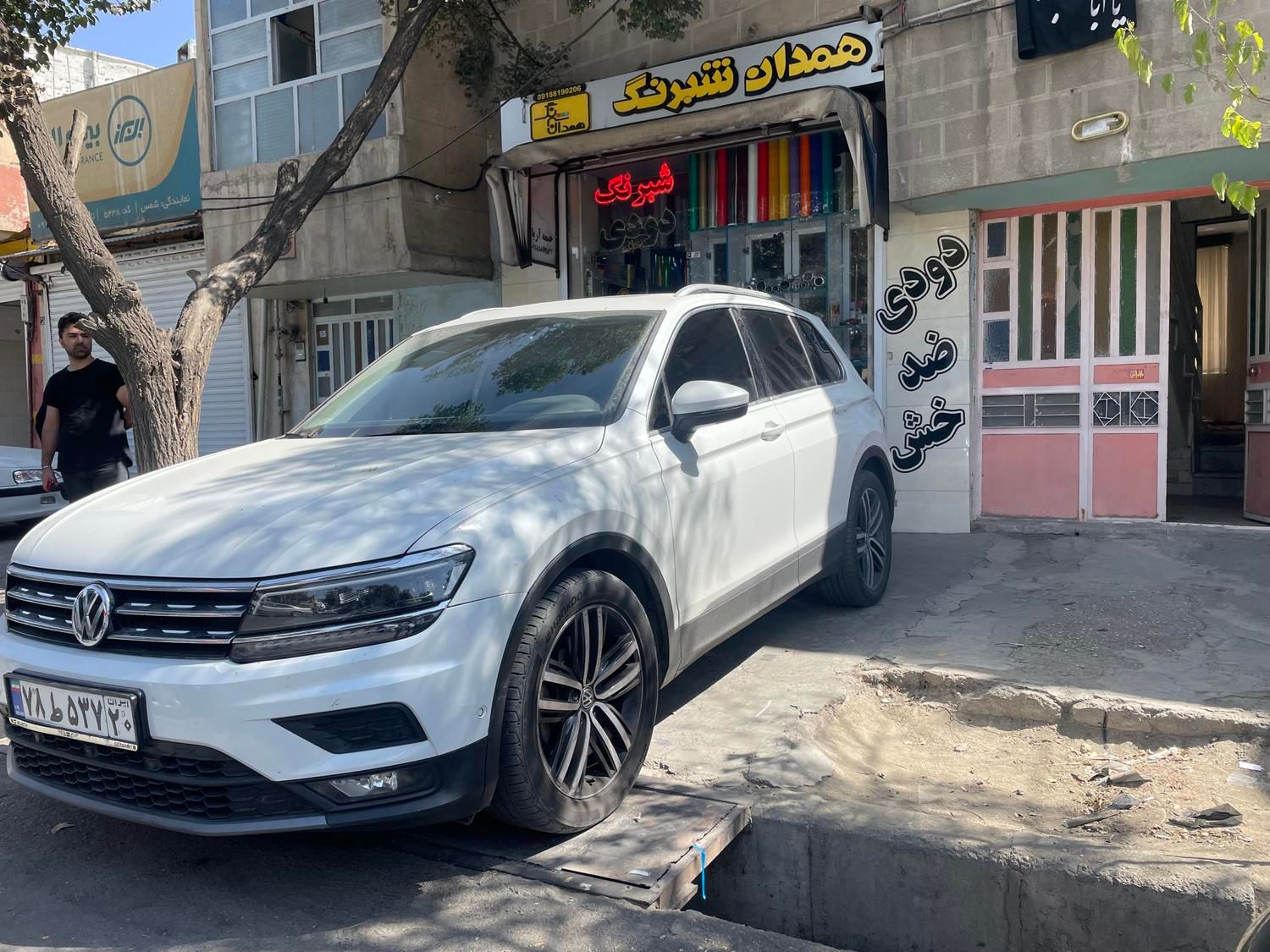 شیشه دودی و شبرنگ تخصصی|خدمات موتور و ماشین|همدان, |دیوار