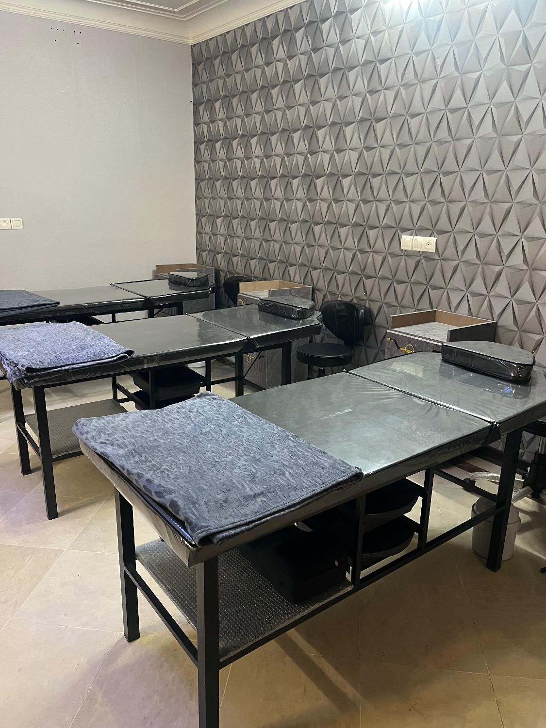 اجاره صندلی و تخت مژه|اجارهٔ دفتر کار، اتاق اداری، مطب|قم, سالاریه|دیوار