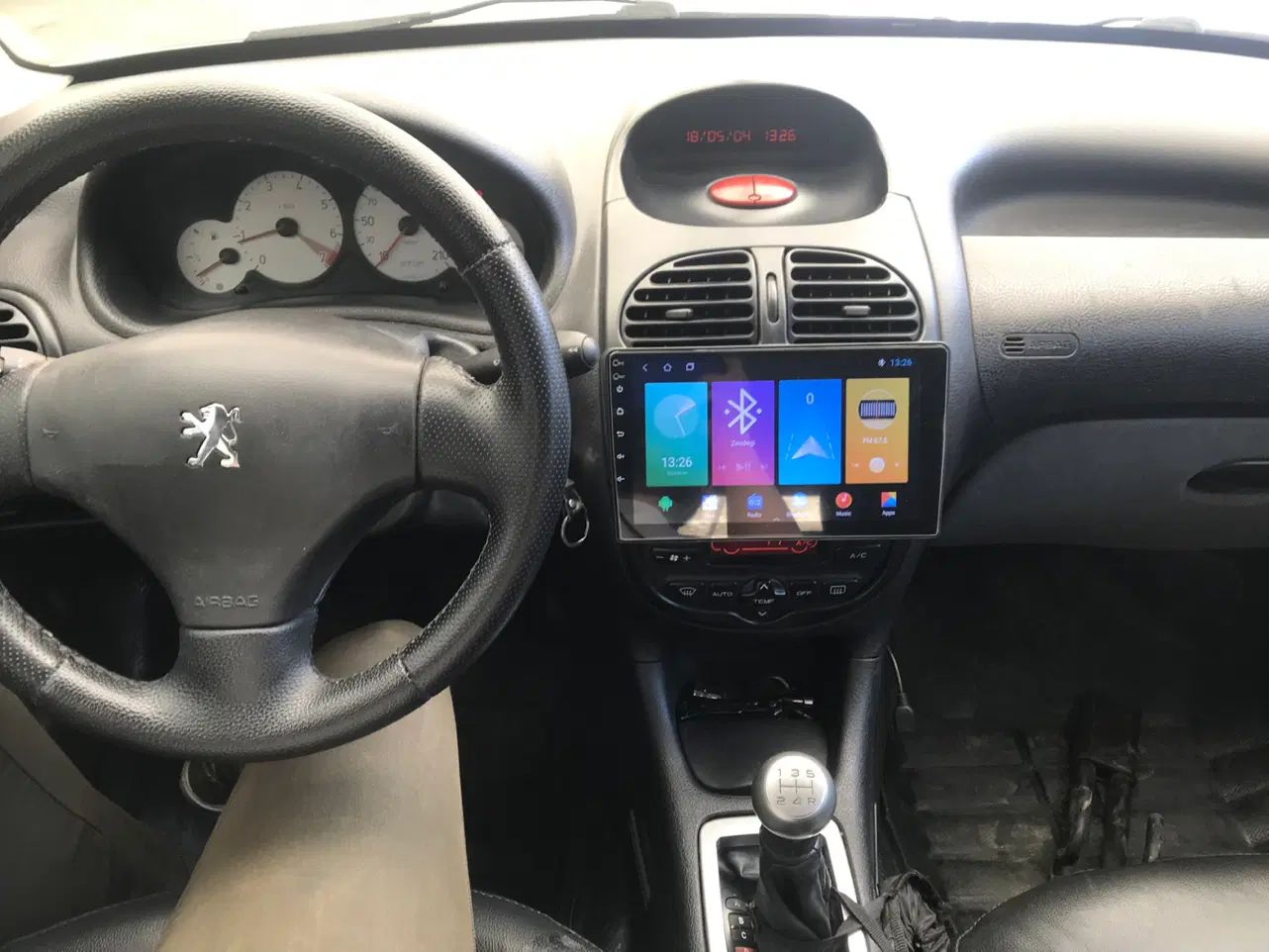 پژو 206 V8 SD صندوقدار تیپ ۵ فول آپشن مدل ۹۰ سفید|خودرو سواری و وانت|کرج, جهان‌شهر|دیوار