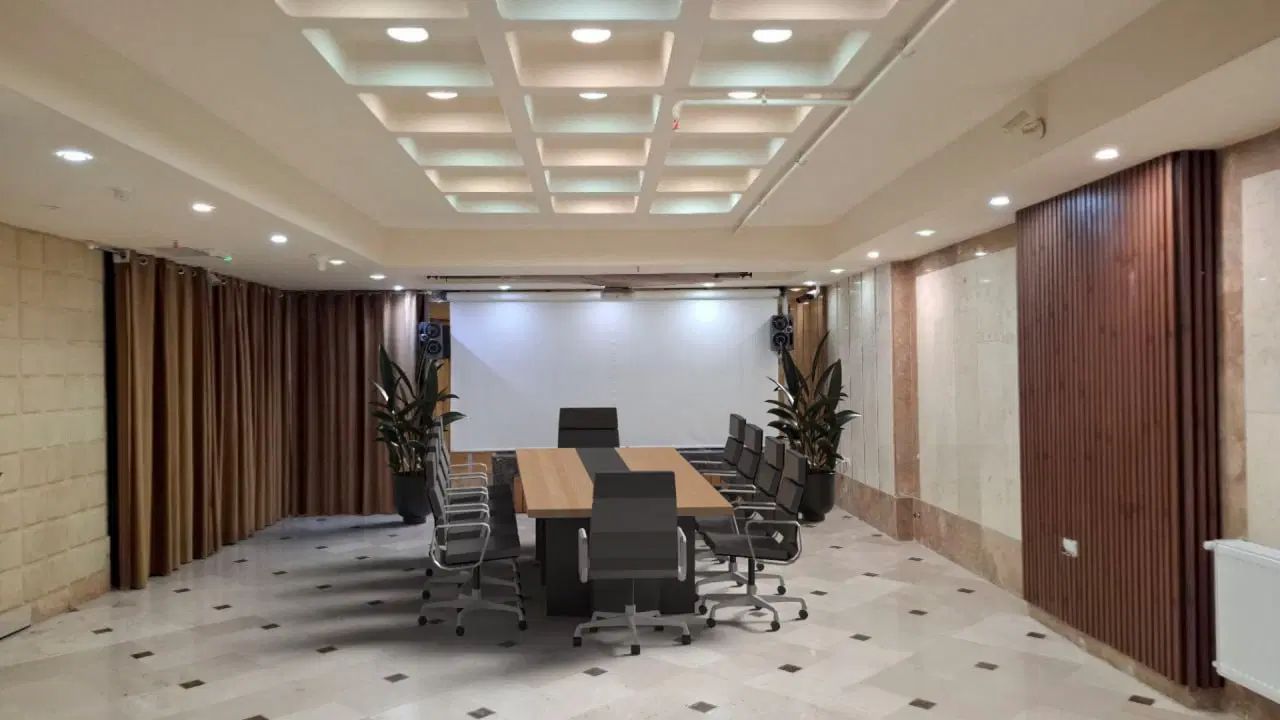 سالن همایش، کنفرانس، ورکشاپ و آموزشی غرب تهران|اجارهٔ کوتاه‌مدت دفتر کار و فضای آموزشی|تهران, درختی|دیوار