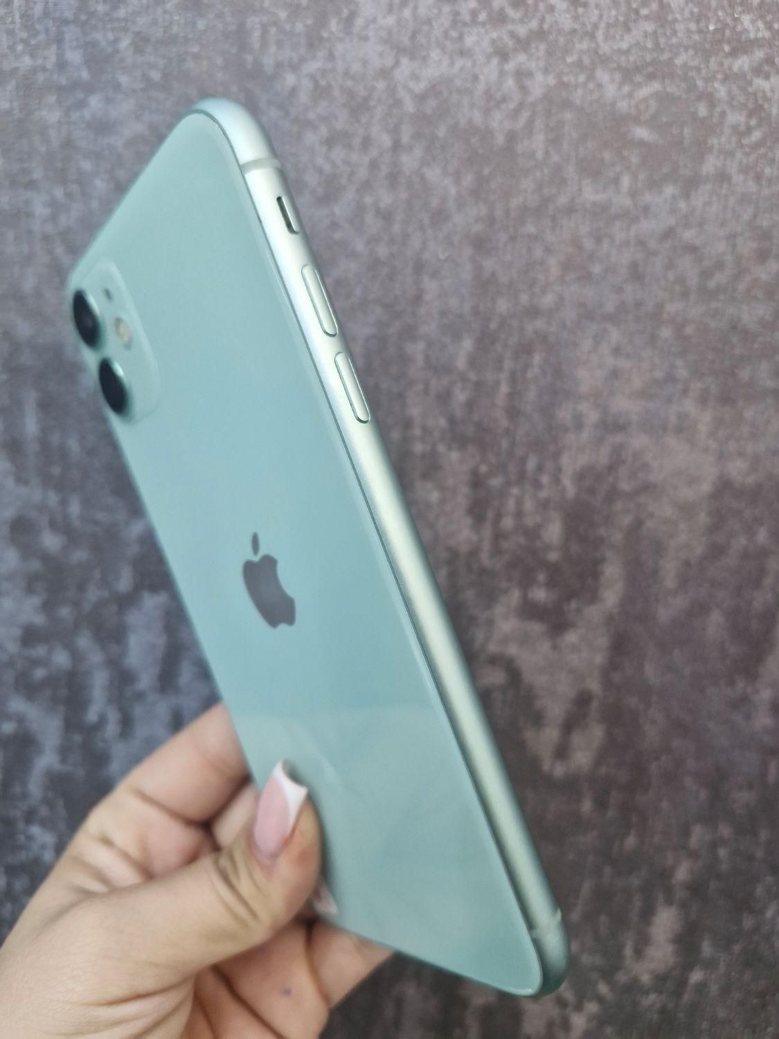 اپل iPhone 11  خوشرنگ|موبایل|اصفهان, احمدآباد|دیوار