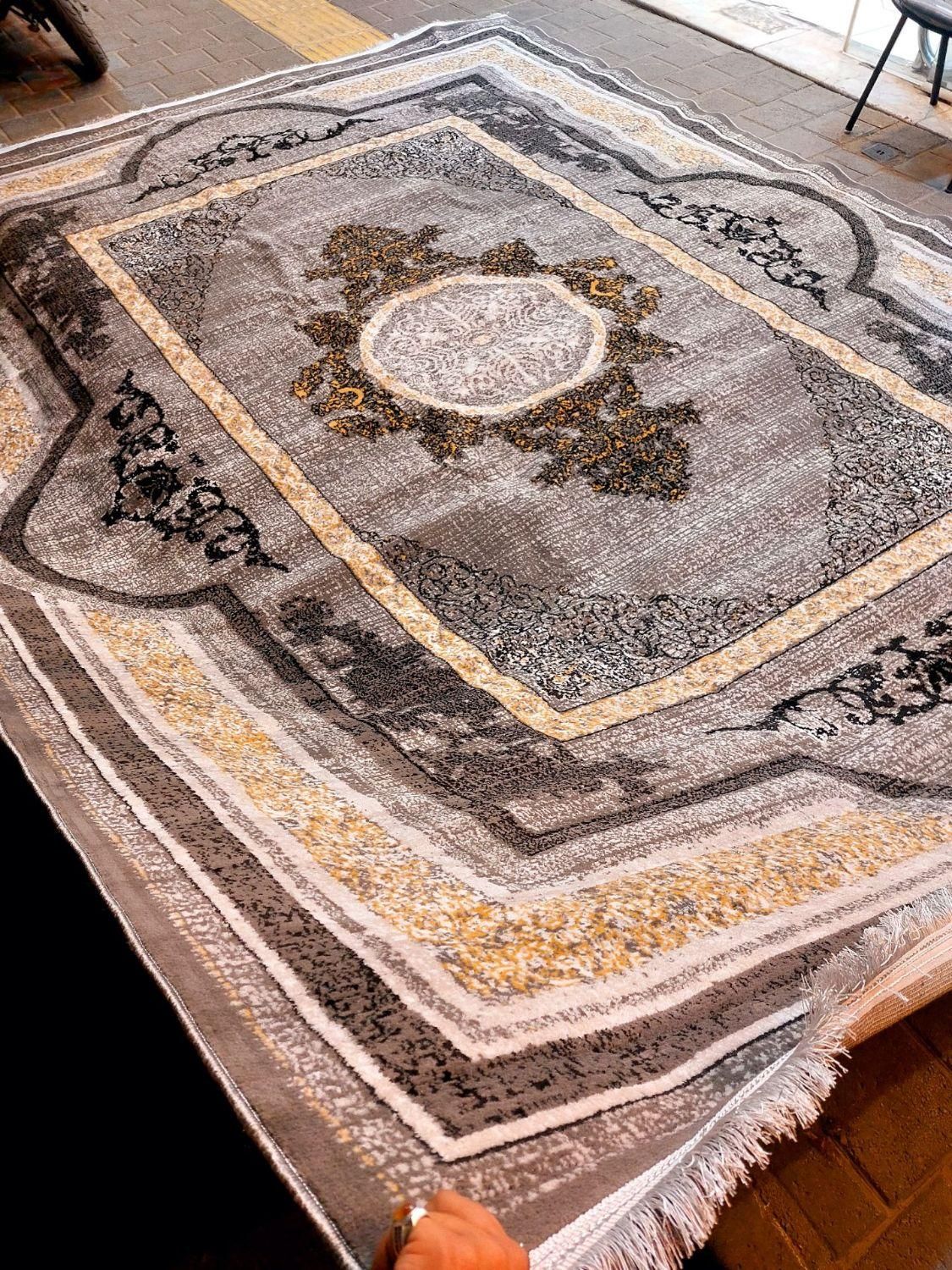 فرش۱۲متری انبار مرکزی حاجی حسینی طلاب در مشهد|فرش|مشهد, طلاب|دیوار