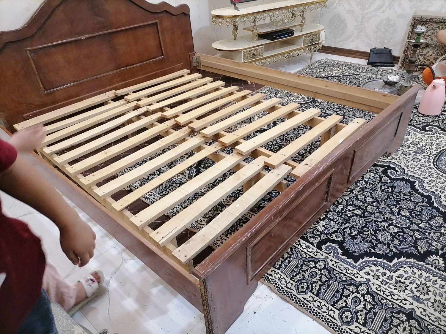 تخت وتشک|تخت و سرویس خواب|قم, نیروگاه|دیوار