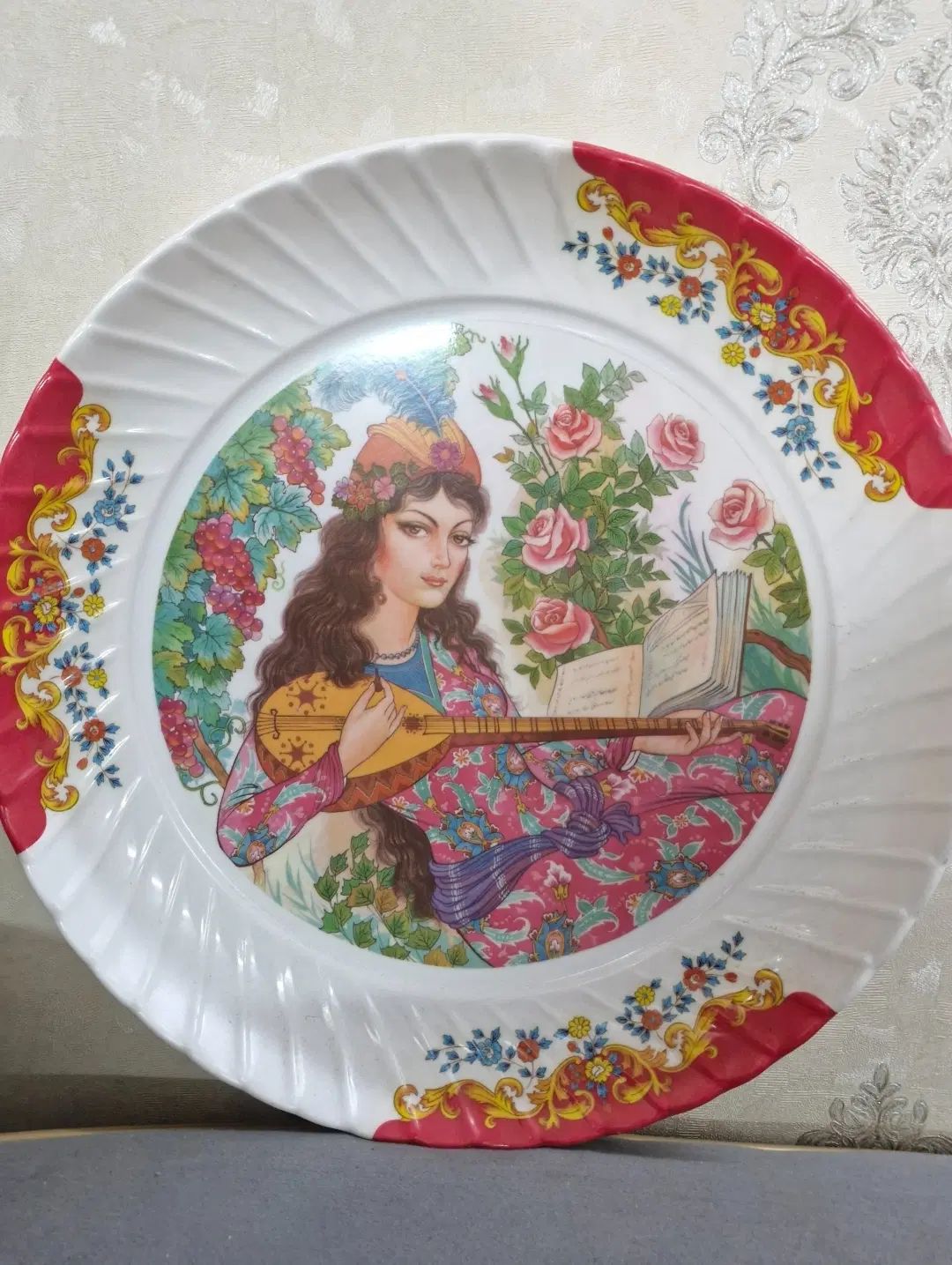 دیس گرد دختر تارزن ۴۰ در ۴۰ سانت جنس محکم|صنایع دستی و سایر لوازم تزئینی|تهران, اباذر|دیوار