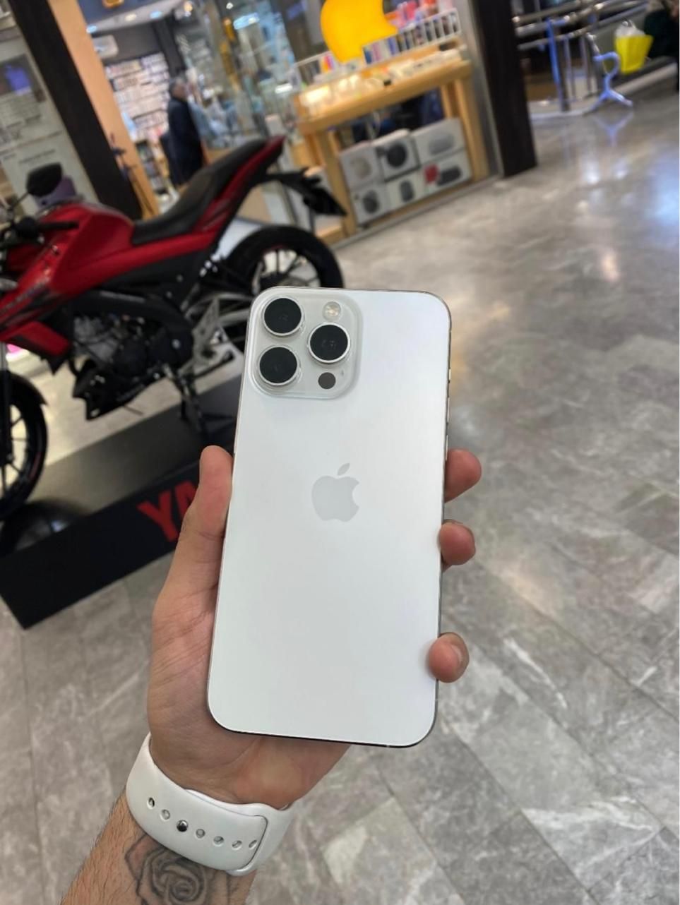 اپل iPhone 15 Pro Max با حافظهٔ ۲۵۶ گیگابایت|موبایل|تهران, پیروزی|دیوار