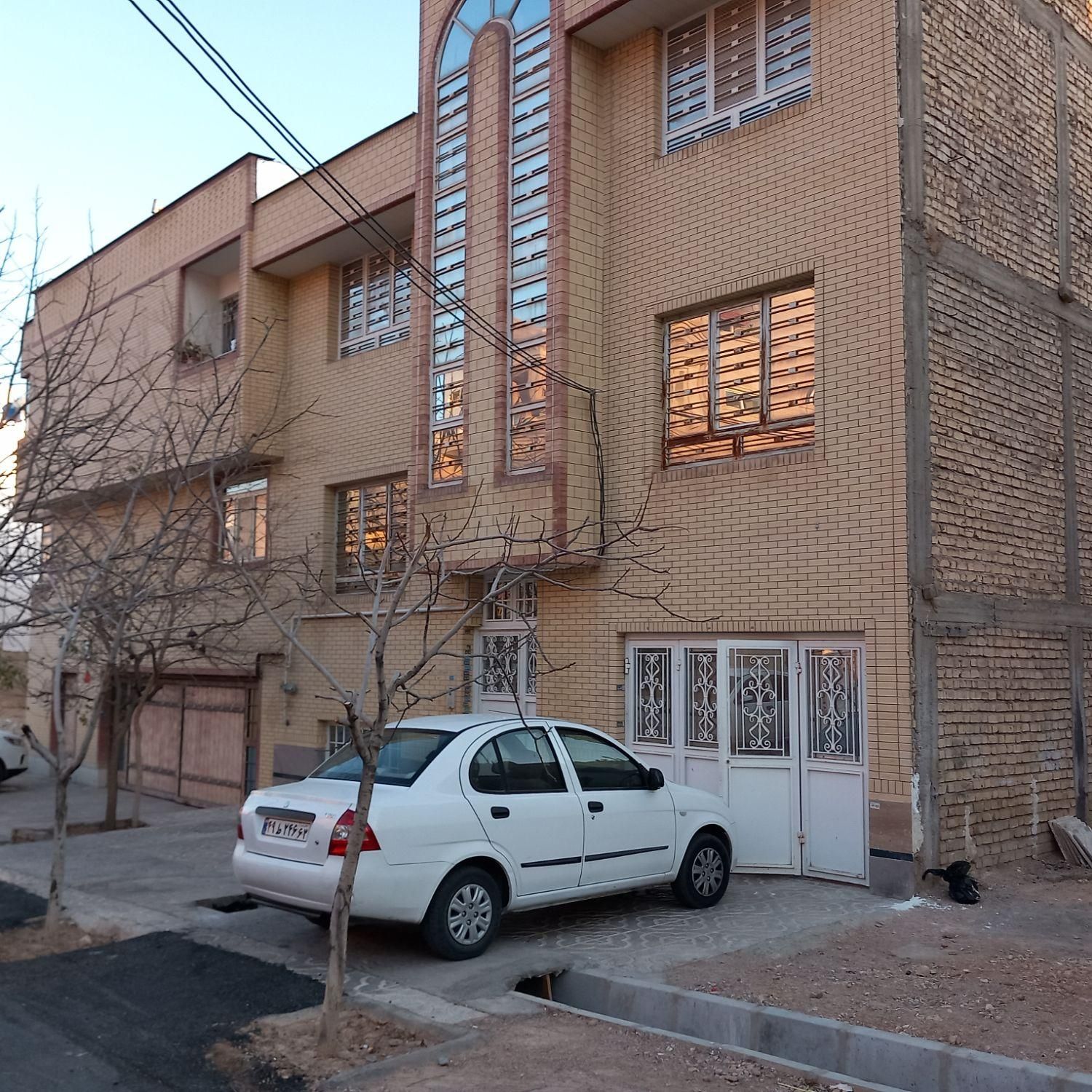 مناسب جهت خانواده دارای مجوز از سازمان گردشگری|اجارهٔ کوتاه‌مدت آپارتمان و سوئیت|صدرا-فارس, فاز ۱|دیوار