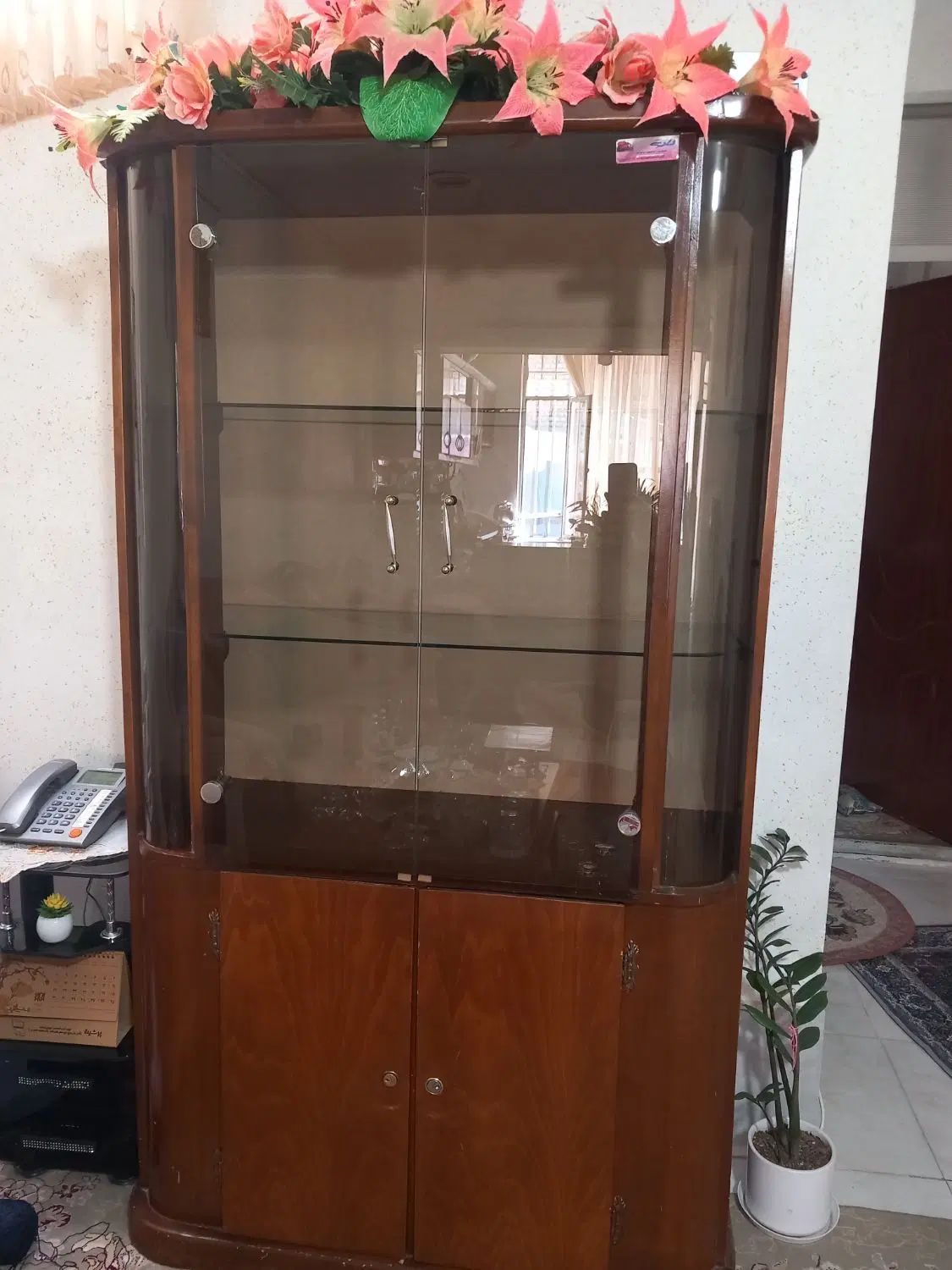بوفه بزرگ و سالم و جادار|بوفه، ویترین، کنسول|مشهد, انقلاب|دیوار