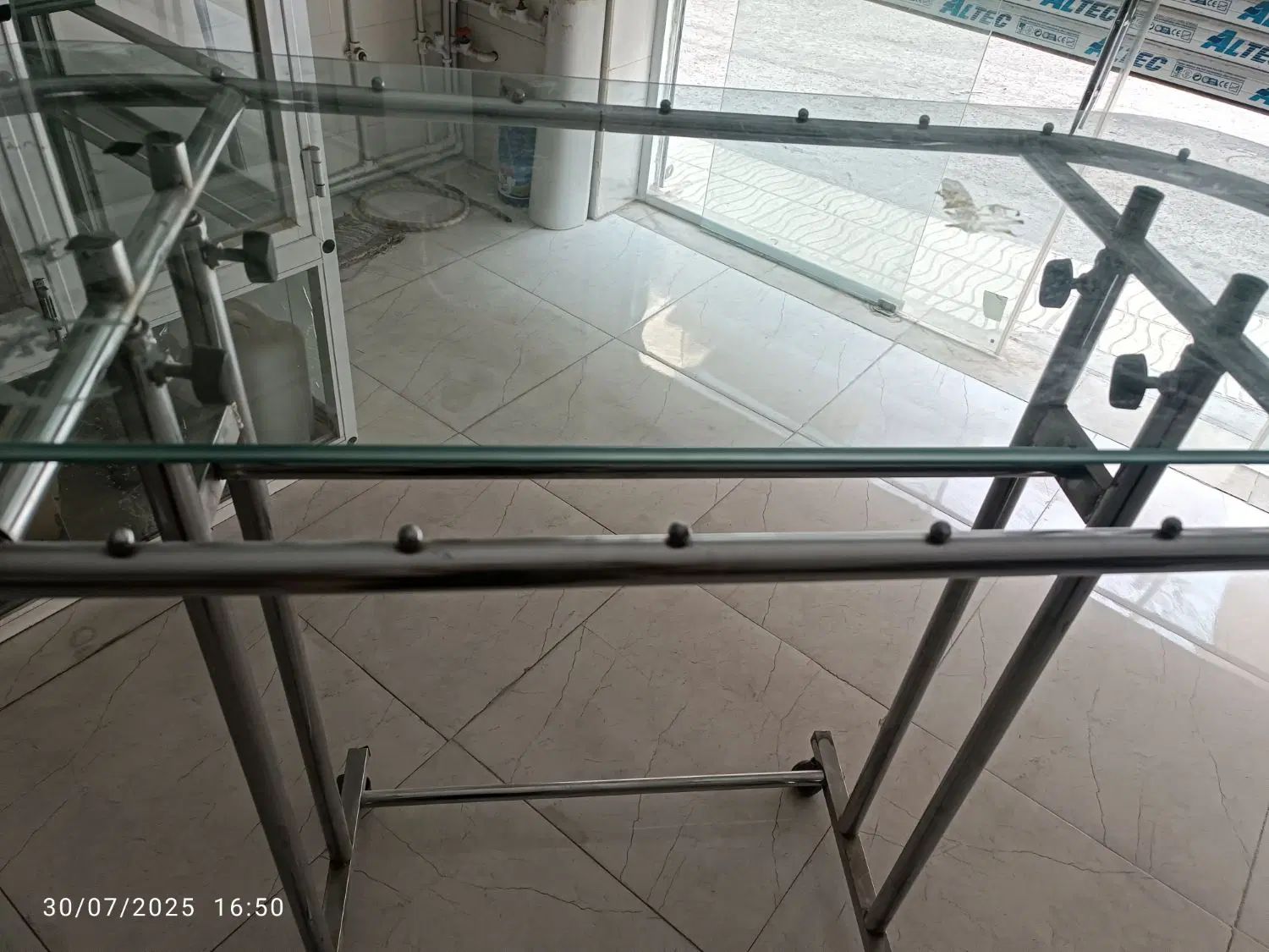 رگال وسط|بندرخت و رخت‌آویز|کرمانشاه, |دیوار