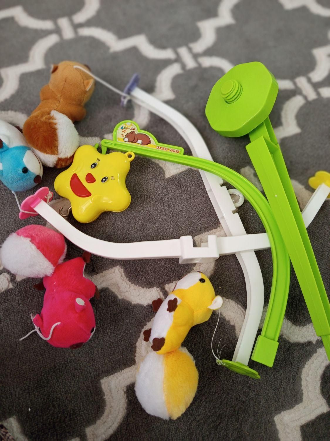 تشک بازی به همراه آویز تخت کودک|اسباببازی بچه|وحیدیه, |دیوار