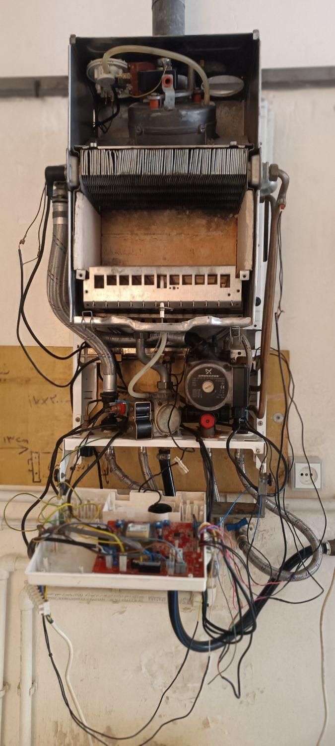 سرویس پکیج ،ابگرمکن وغیره|خدمات پیشه و مهارت|اندیشه, اندیشه فاز ۳|دیوار