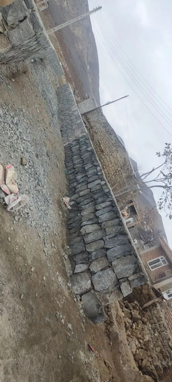 اوستا کار روز مزدی  دیوار چینی با سنگ لاشه نما|استخدام معماری، عمران و ساختمانی|اهر, |دیوار