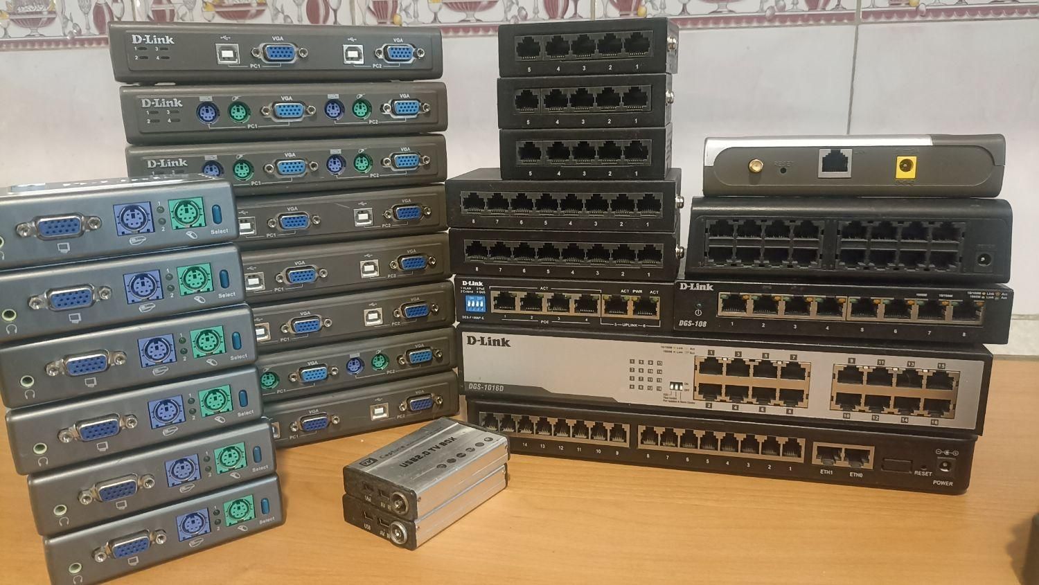 سوییچ D-link دیلینک مگابایتی و گیگابایتی معیوب|قطعات و لوازم جانبی رایانه|تهران, بهار|دیوار