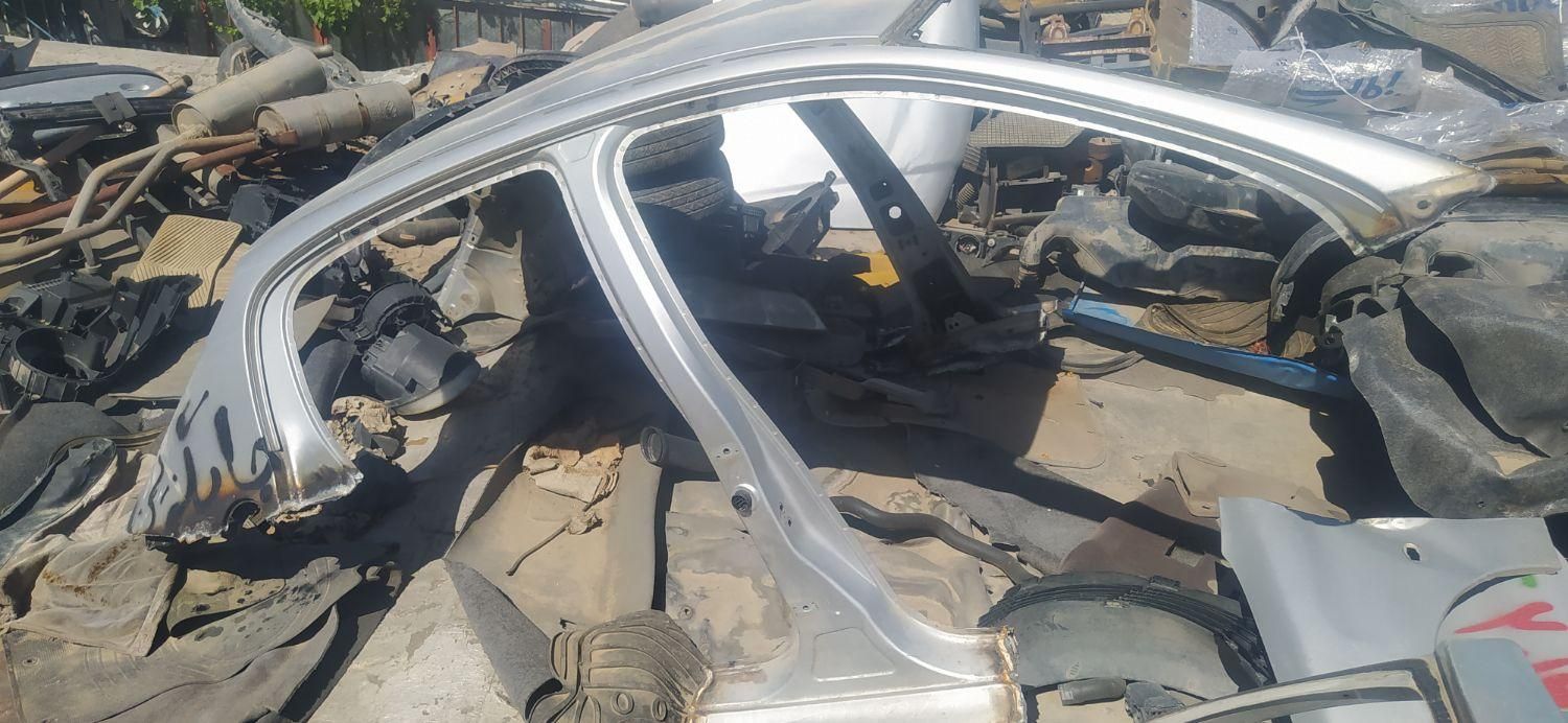 سقف وستون رنگ فابریک|قطعات یدکی و لوازم جانبی|همدان, |دیوار