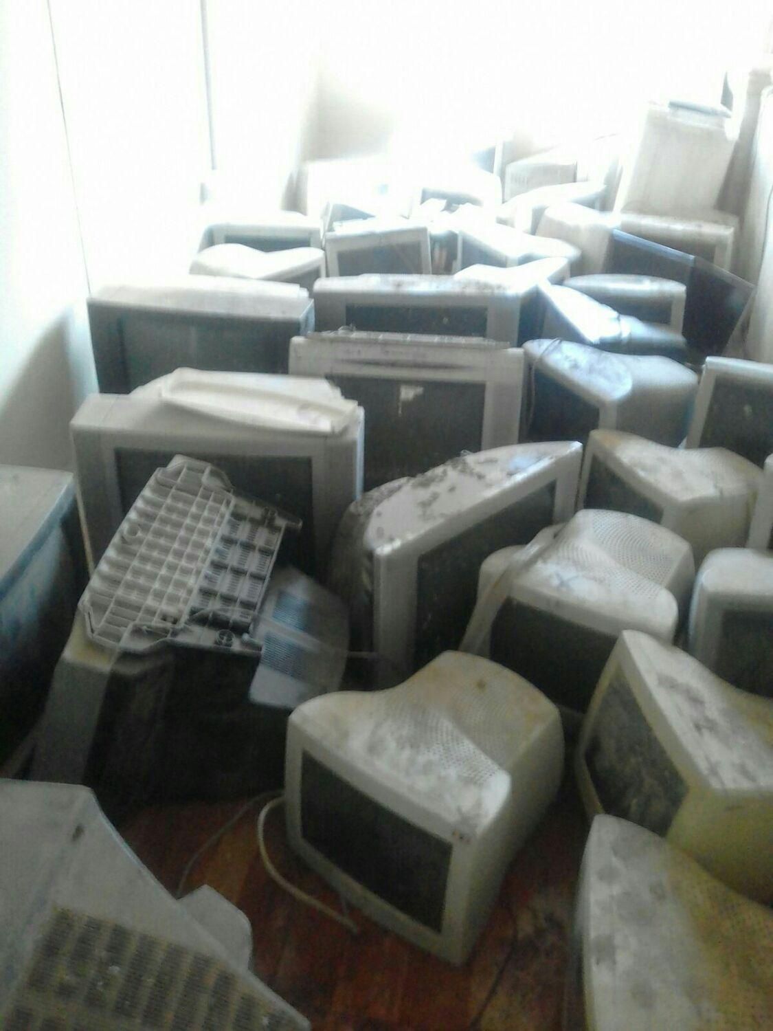 فروشوخریدارتلویزیون قدیمی|تلویزیون و پروژکتور|تهران, اکباتان|دیوار