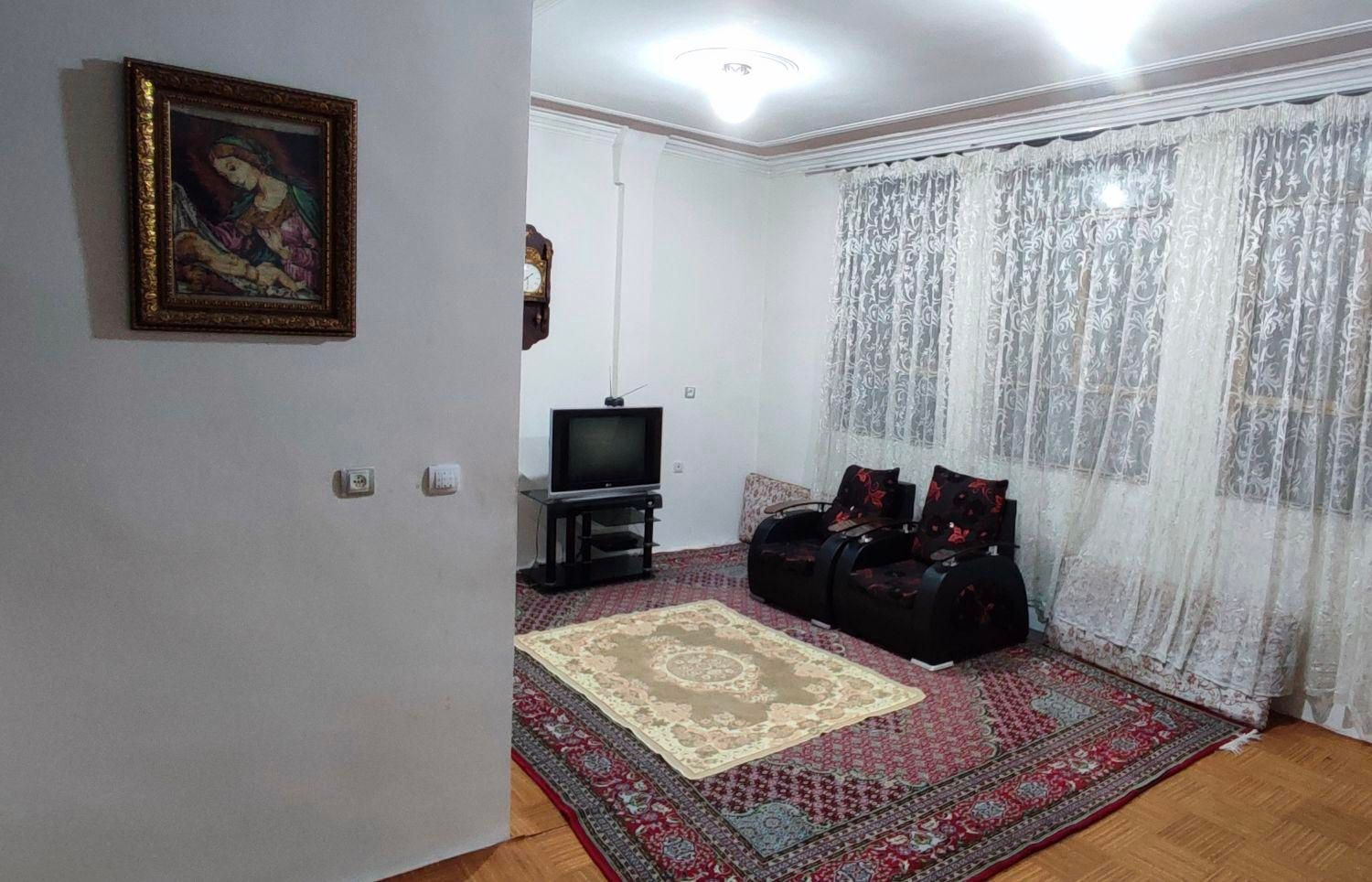 اجاره روزانه . مرکزشهر . طبقه ای دوم|اجارهٔ کوتاهمدت آپارتمان و سوئیت|ایلام, |دیوار