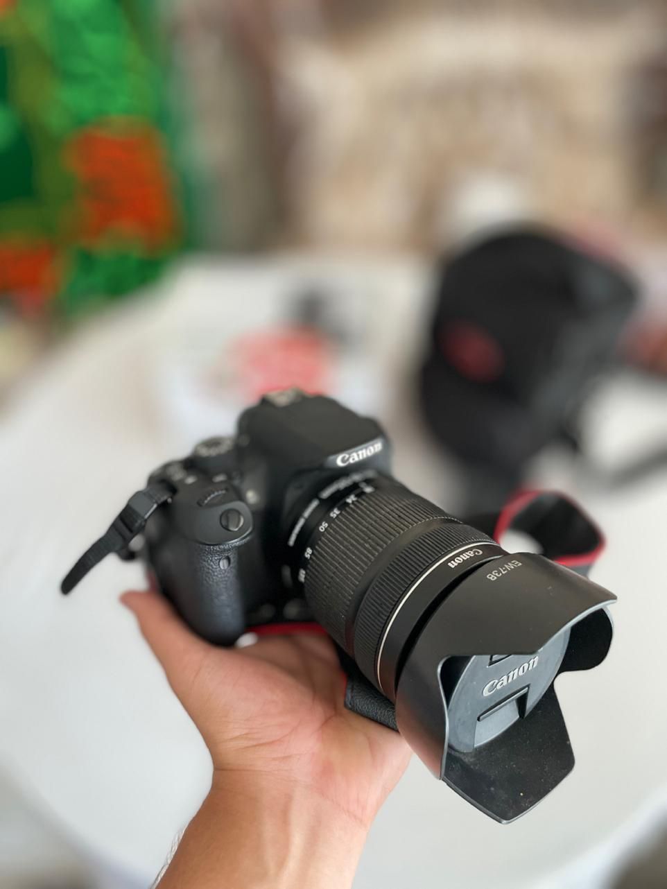 دوربین   Canon700D  + لنز همه‌کاره  18-135 STM|دوربین عکاسی و فیلم‌برداری|اصفهان, بهارستان (مخابرات)|دیوار