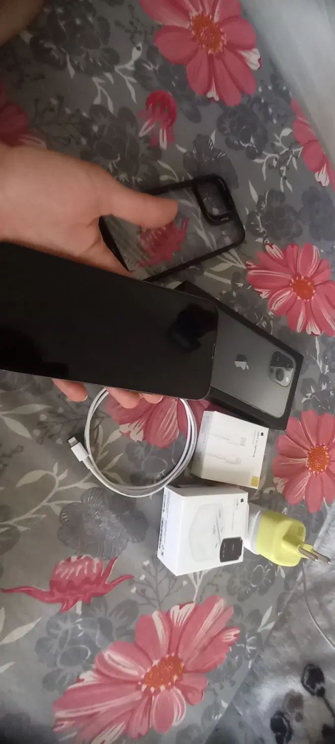 اپل iPhone 13 Pro Max با حافظهٔ ۲۵۶ گیگابایت|موبایل|کرج, شهرک یاس شمالی|دیوار