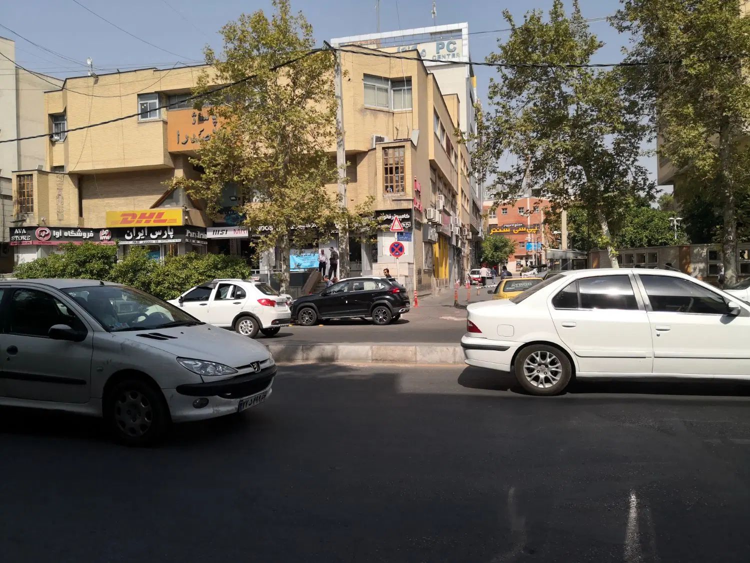 72 متر تجاری با پارکینگ / ملاصدرا / قابل تهاتر|فروش مغازه و غرفه|شیراز, ملاصدرا|دیوار