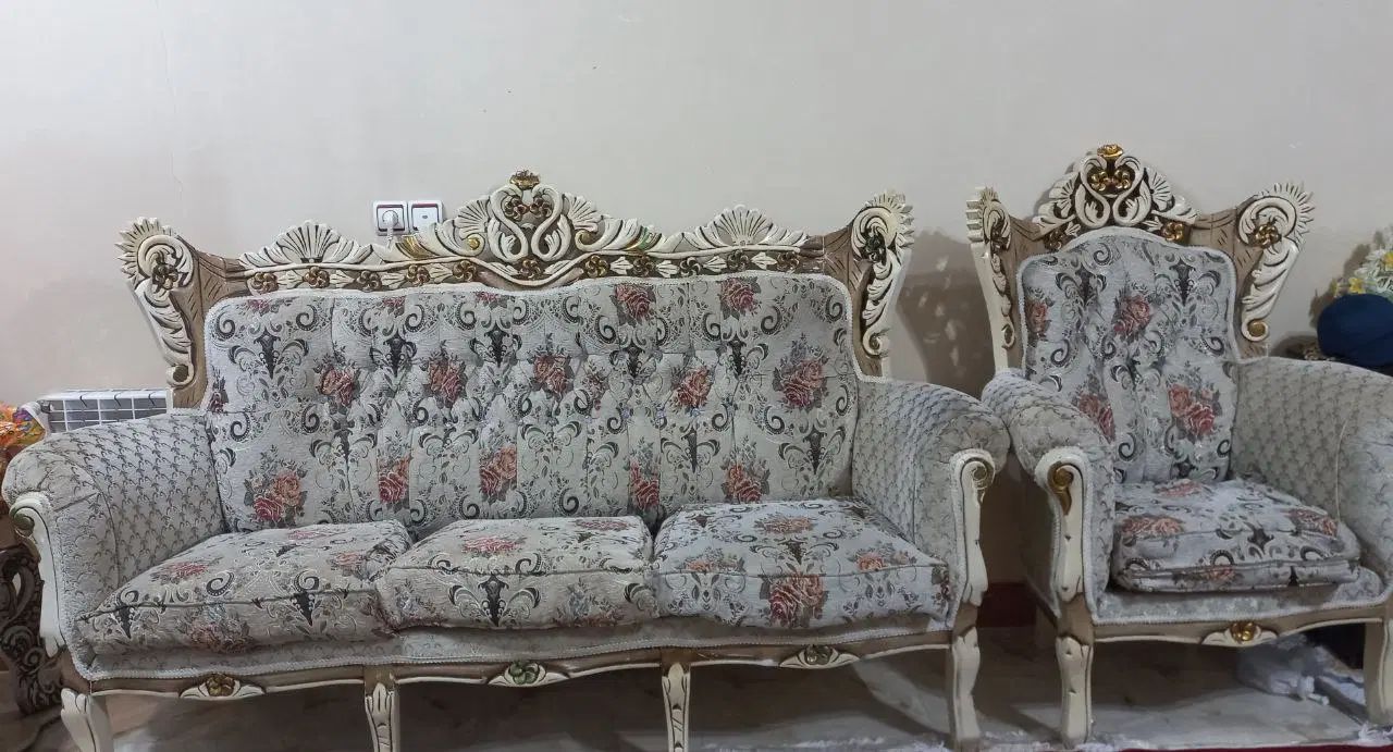 مبلمان ۸نفره سلطنتی،به اضافه دوتا میز عسلی سلطنتی|مبلمان خانگی و میز عسلی|صومعه‌سرا, |دیوار