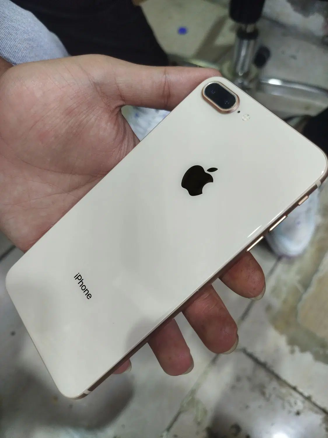اپل iPhone 8 Plus با حافظهٔ ۶۴ گیگابایت|موبایل|کرمانشاه, |دیوار