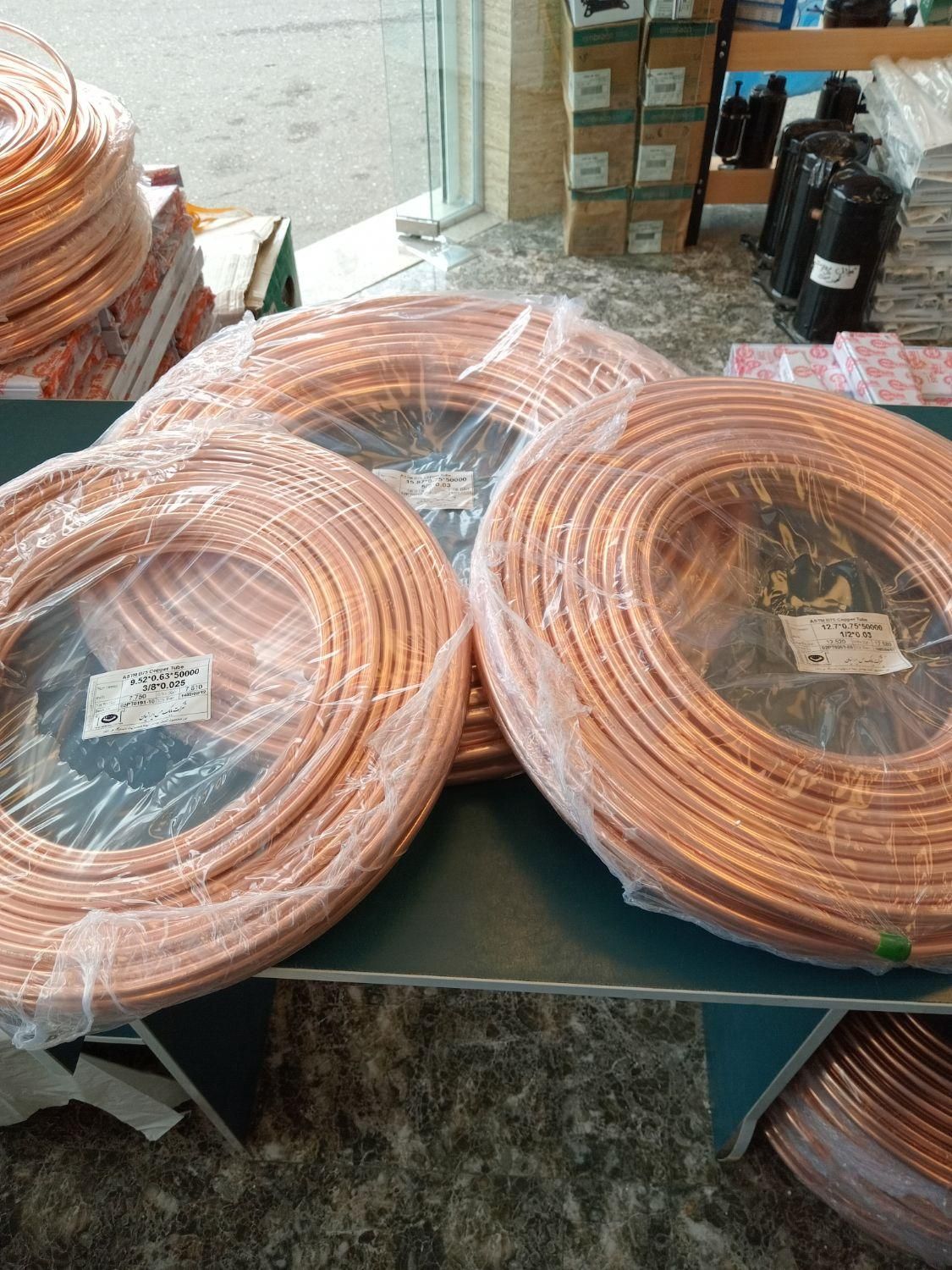 اجرای تهویه مطبوع لوله مسی کولر اسپلیت|کولر گازی و فنکوئل|رشت, سعدی (تختی)|دیوار